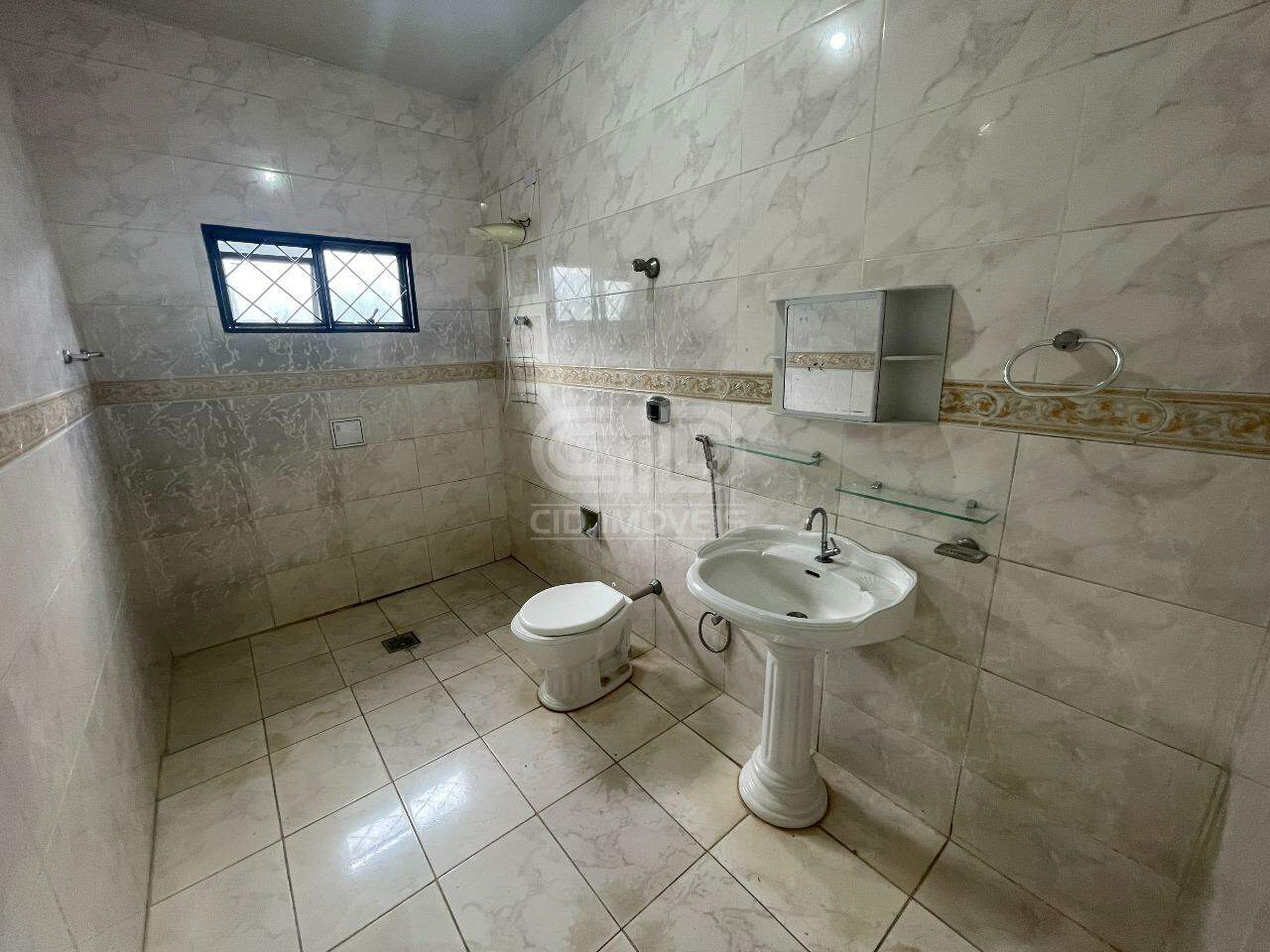 Casa para alugar com 2 quartos, 182m² - Foto 15