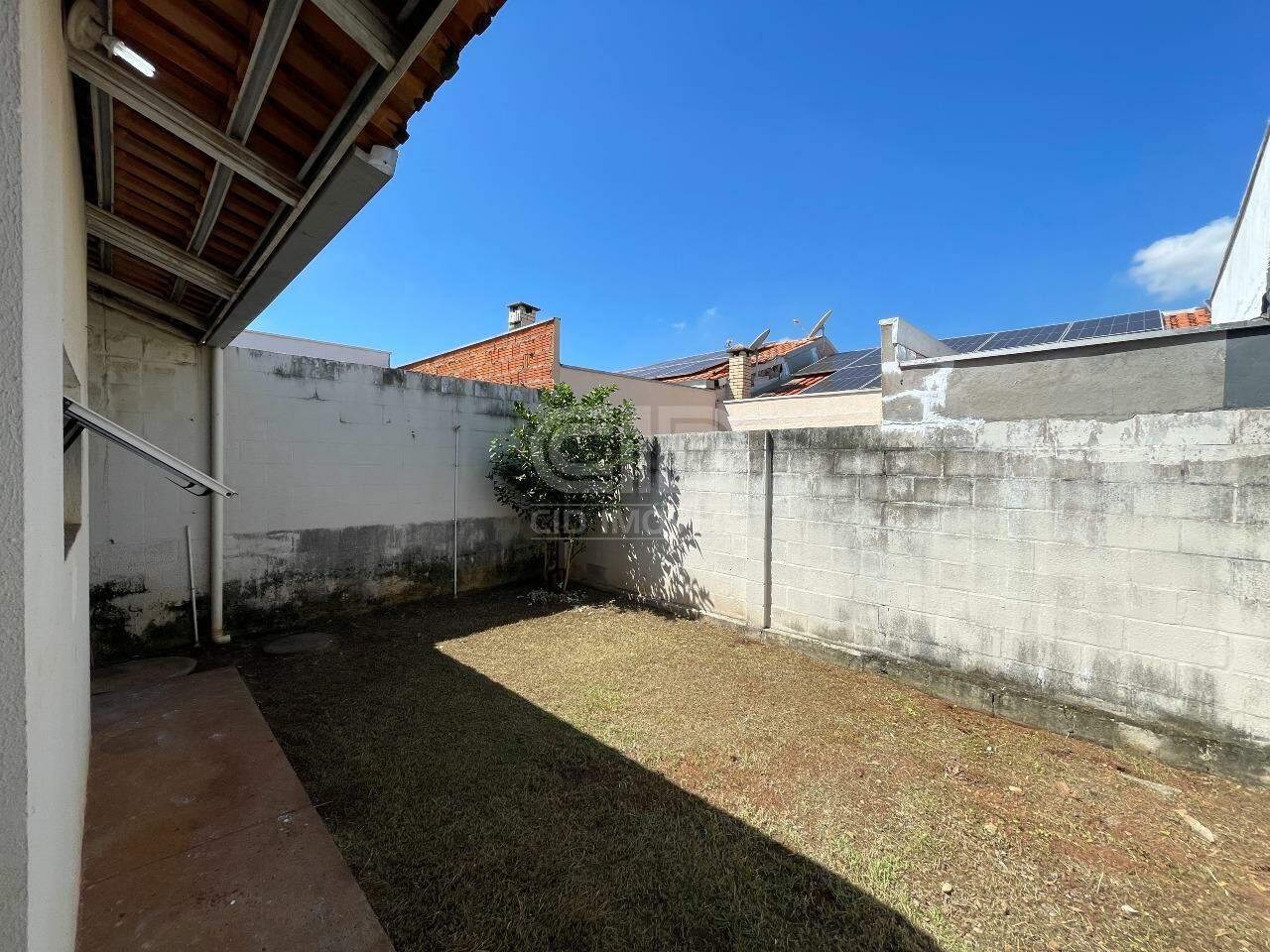 Casa em Condomínio para aluguel no Guarita II: 