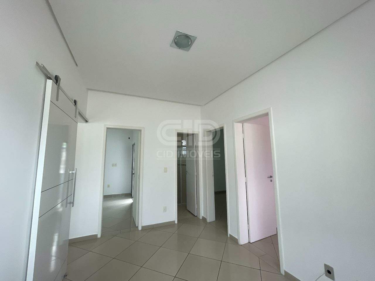 Apartamento para alugar com 3 quartos, 110m² - Foto 11