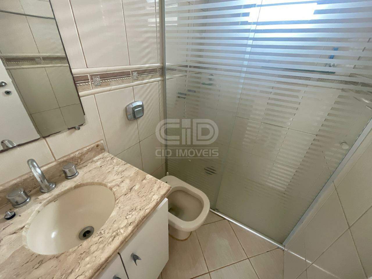 Apartamento para alugar com 3 quartos, 110m² - Foto 18