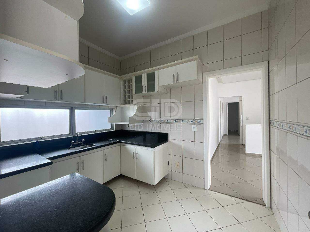Apartamento para alugar com 3 quartos, 110m² - Foto 9