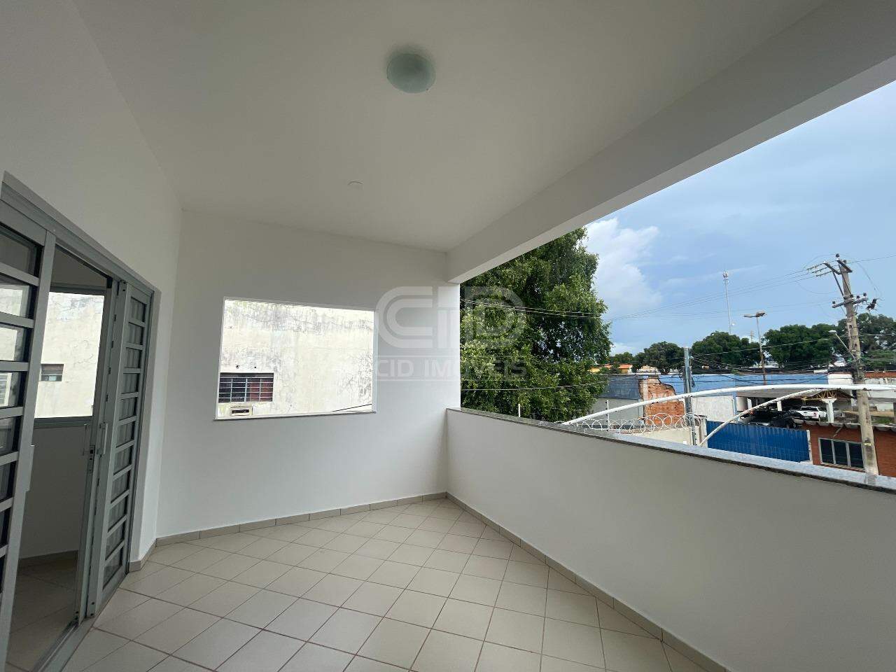 Apartamento para alugar com 3 quartos, 110m² - Foto 2