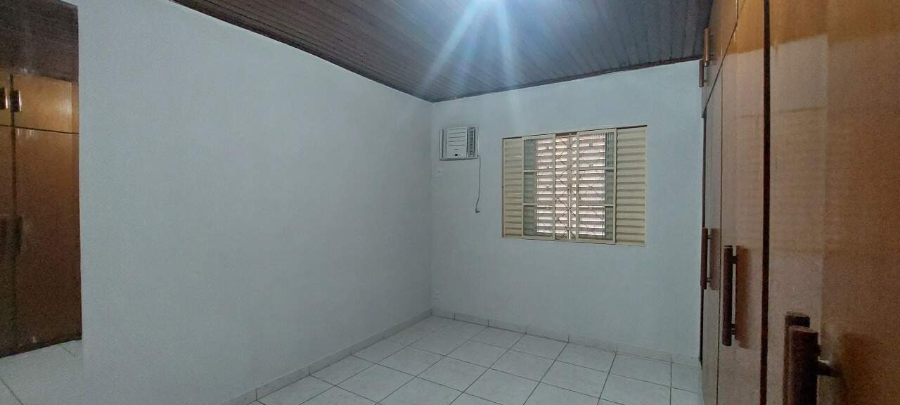 Casa à venda com 4 quartos, 196m² - Foto 3