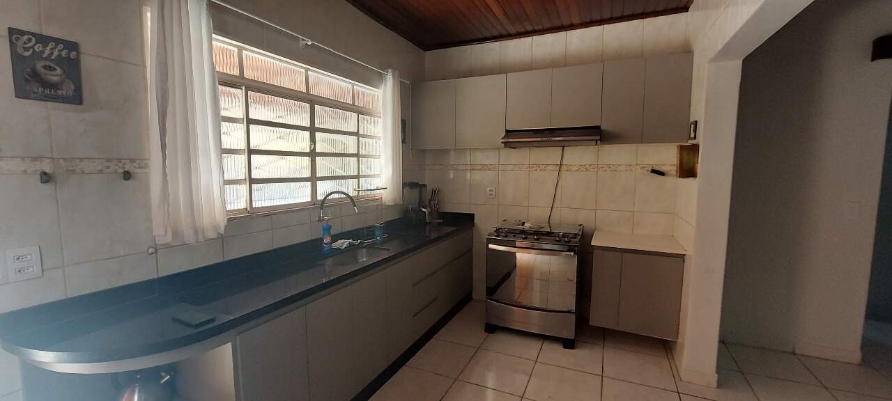 Casa à venda com 4 quartos, 196m² - Foto 11