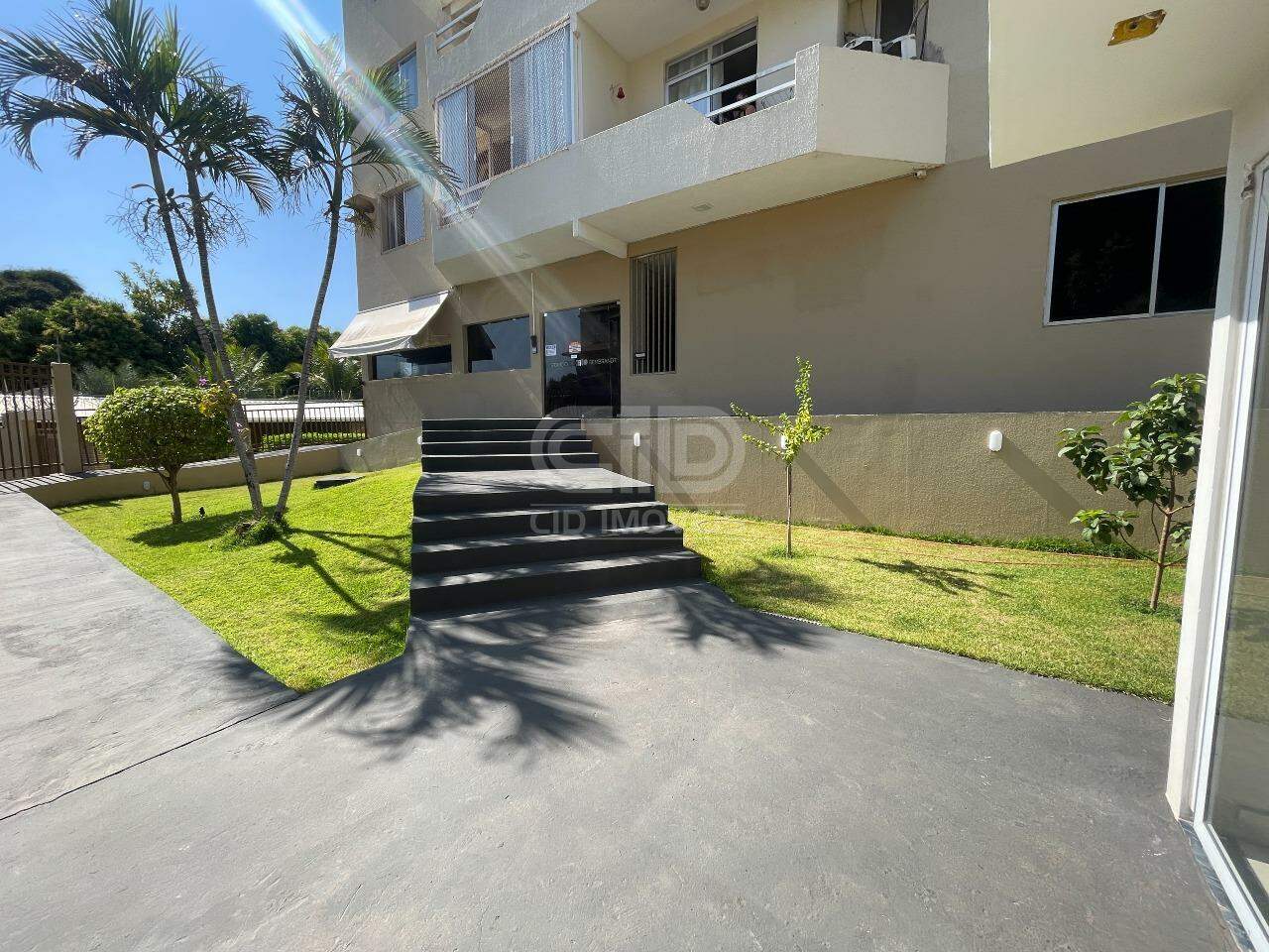 Apartamento à venda com 2 quartos, 83m² - Foto 2