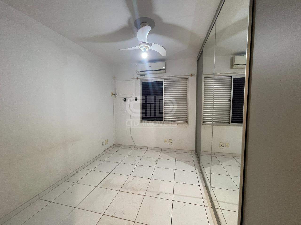 Apartamento para alugar com 3 quartos, 107m² - Foto 8