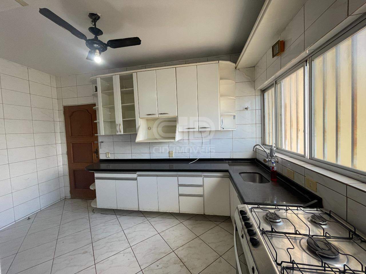 Apartamento para alugar com 3 quartos, 107m² - Foto 19