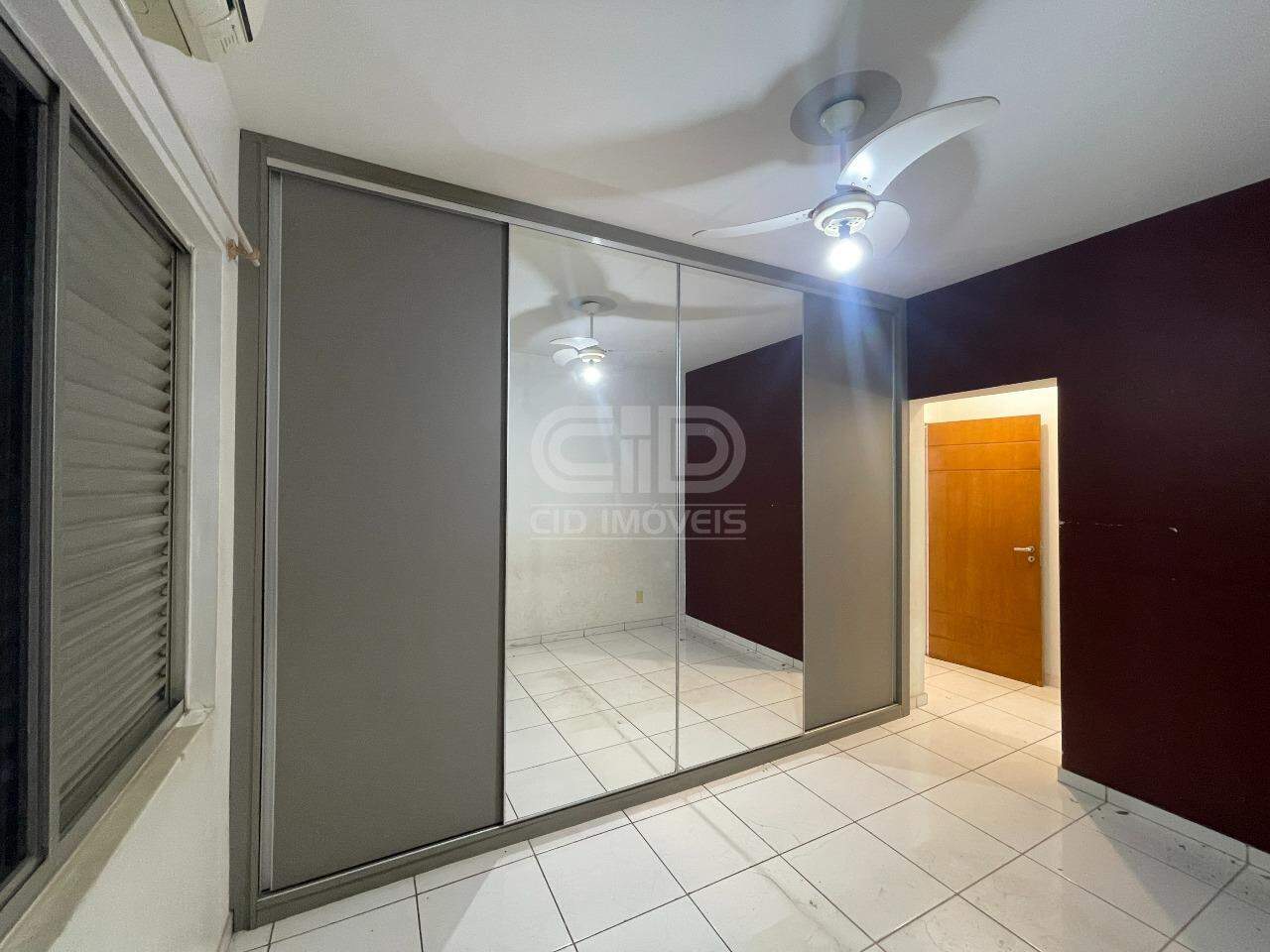 Apartamento para alugar com 3 quartos, 107m² - Foto 10