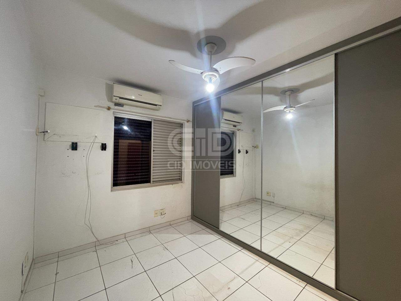 Apartamento para alugar com 3 quartos, 107m² - Foto 9