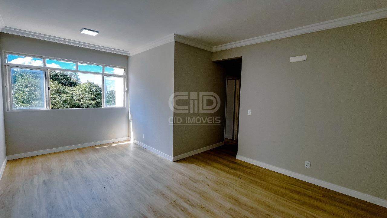Apartamento à venda com 3 quartos, 123m² - Foto 1