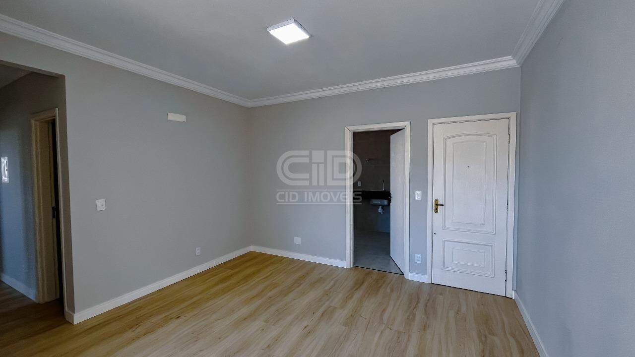 Apartamento à venda com 3 quartos, 123m² - Foto 3