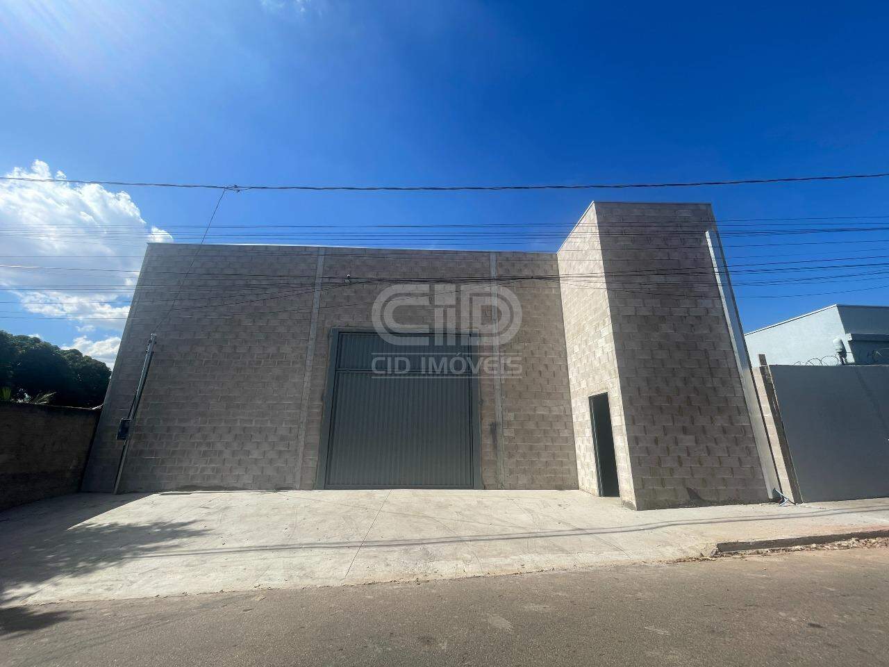Depósito-Galpão-Armazém para alugar, 200m² - Foto 1