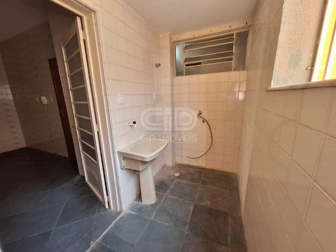 Apartamento para alugar com 3 quartos, 80m² - Foto 13