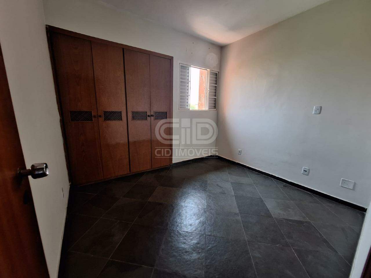 Apartamento para alugar com 3 quartos, 80m² - Foto 8