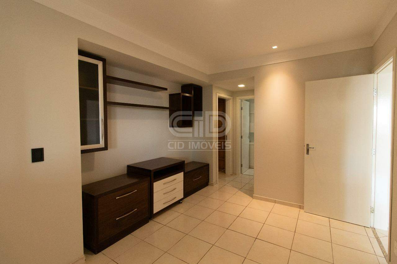 Apartamento à venda com 3 quartos, 158m² - Foto 15