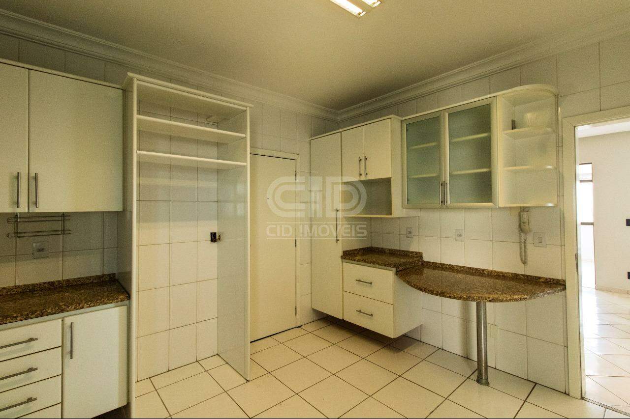 Apartamento à venda com 3 quartos, 158m² - Foto 7