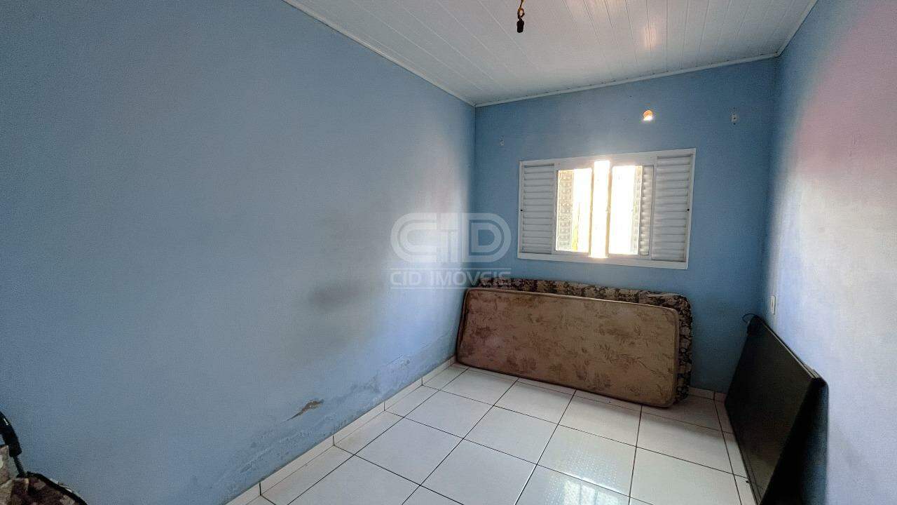 Casa à venda com 2 quartos, 200m² - Foto 2