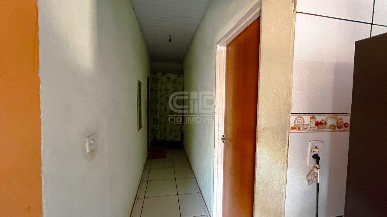 Casa à venda com 2 quartos, 200m² - Foto 3