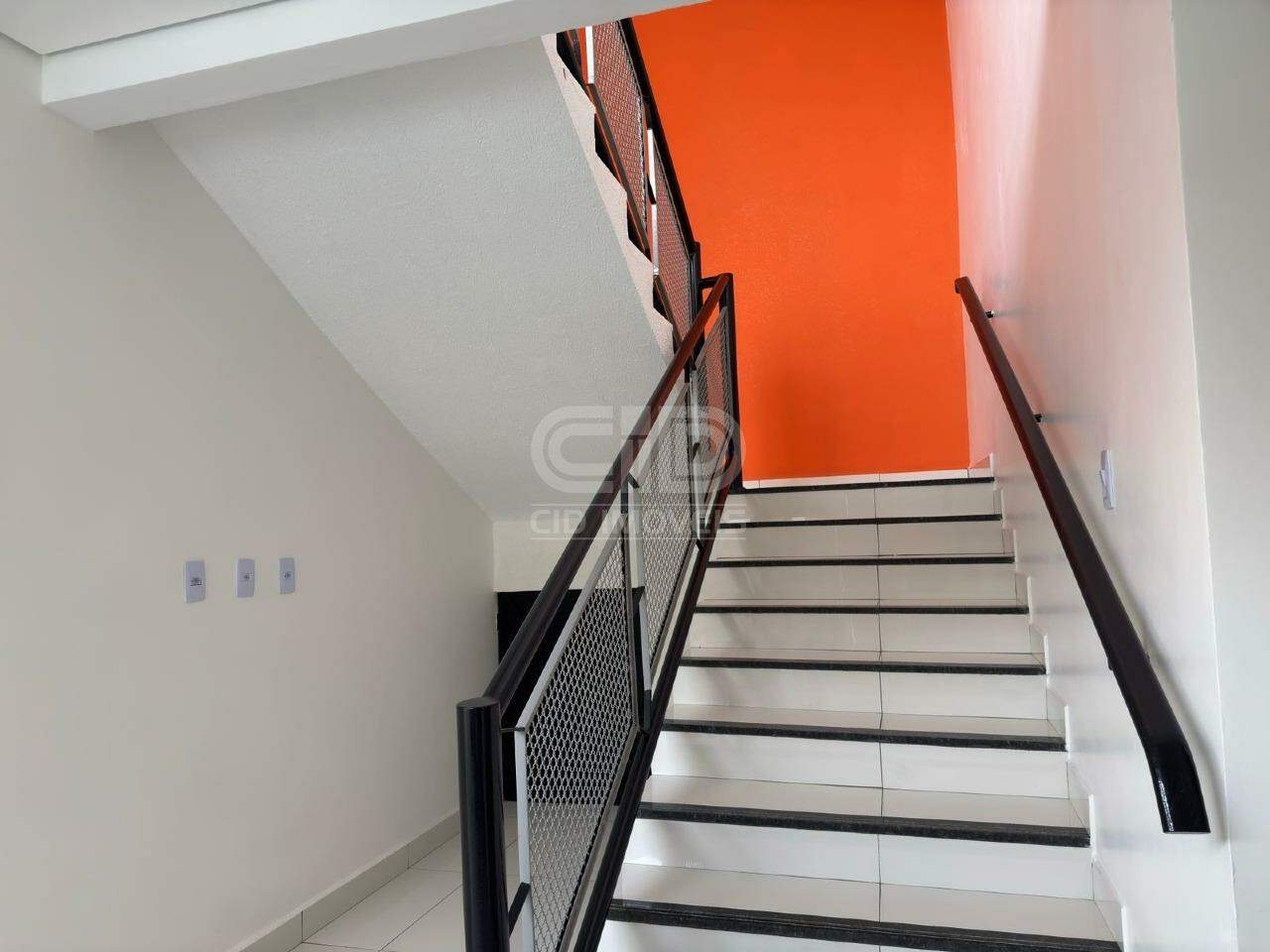 Prédio Comercial para aluguel no Araés: 