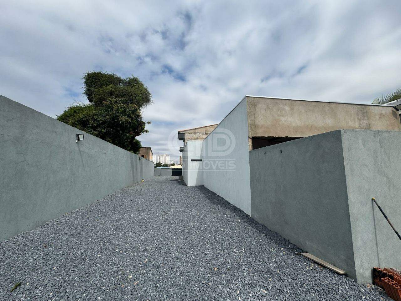 Prédio Comercial para aluguel no Araés: 