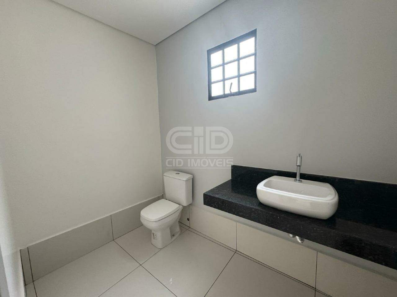 Prédio Comercial para aluguel no Araés: 