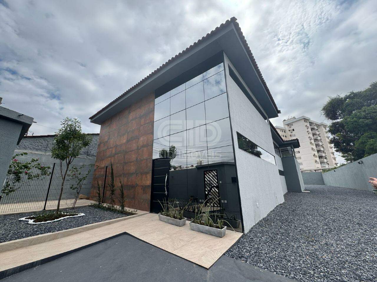 Prédio Comercial para aluguel no Araés: 