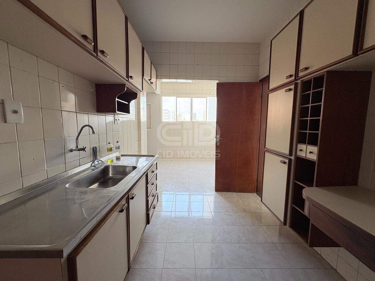 Apartamento à venda com 3 quartos, 106m² - Foto 3