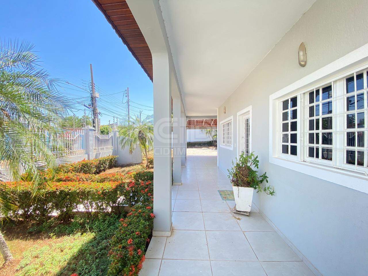 Casa à venda com 3 quartos, 300m² - Foto 3
