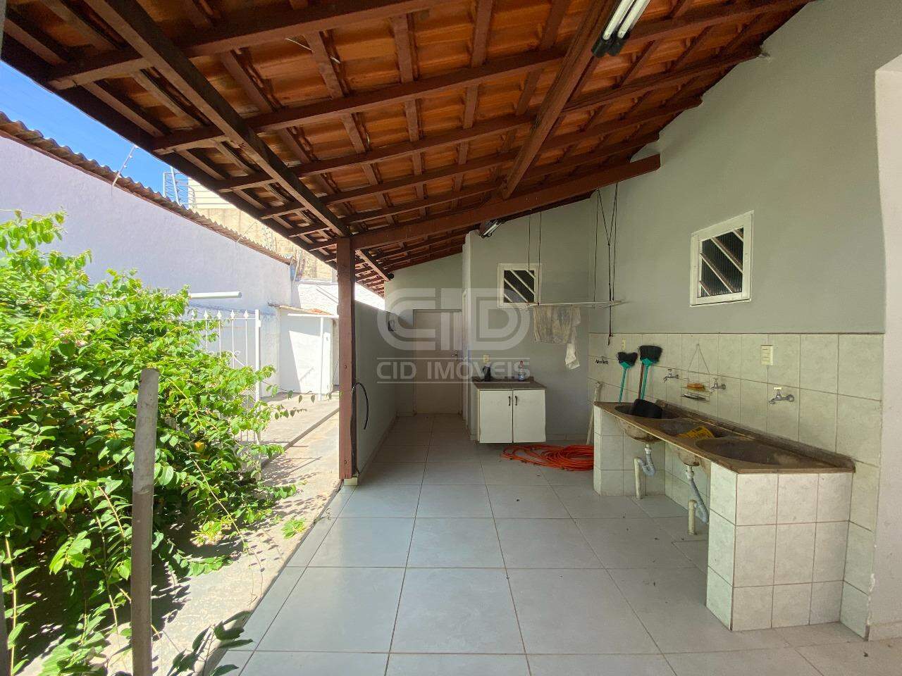 Casa à venda com 3 quartos, 300m² - Foto 26