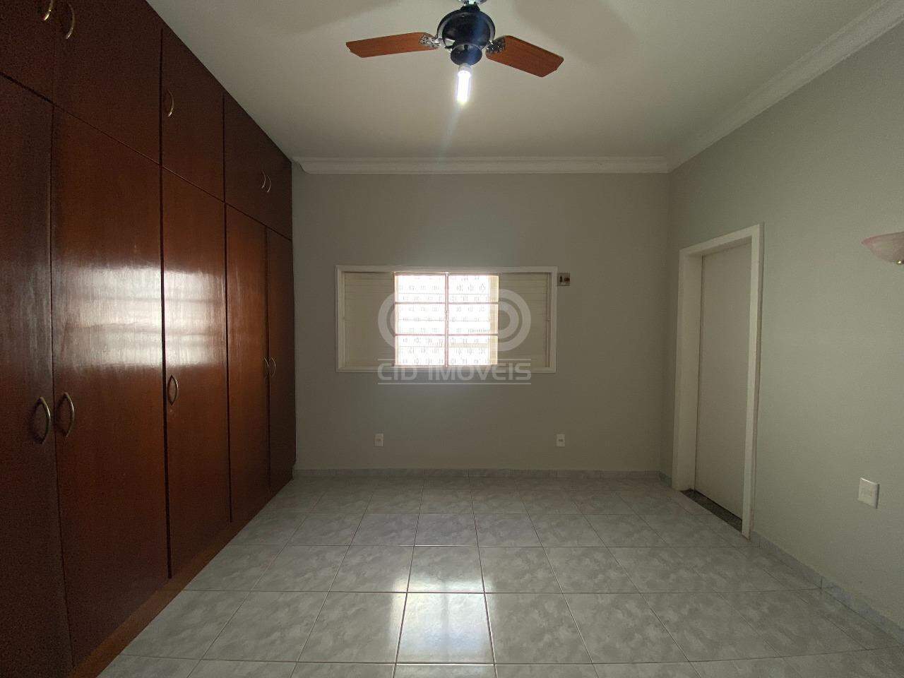 Casa à venda com 3 quartos, 300m² - Foto 17