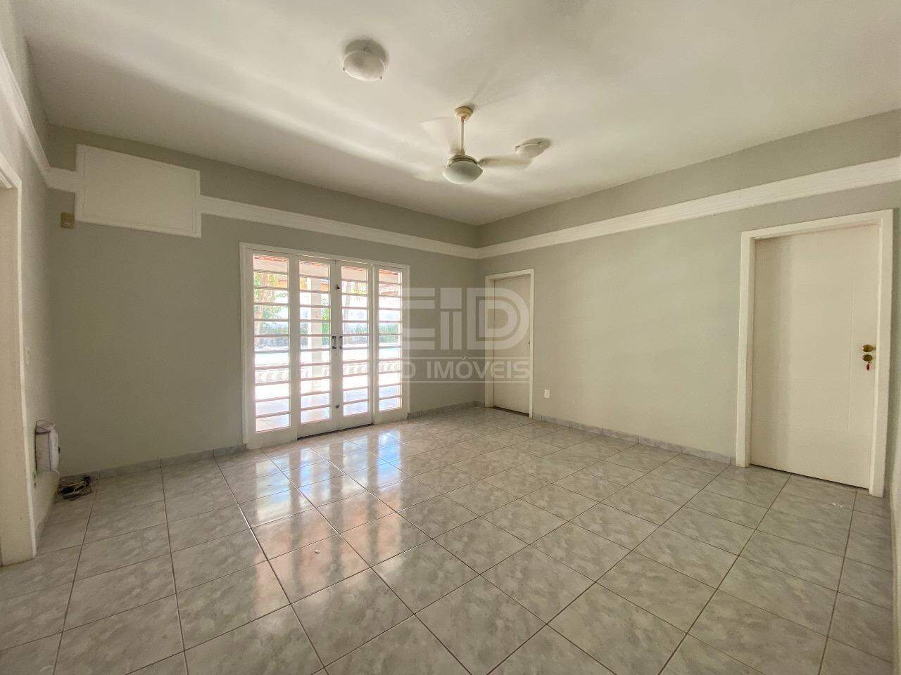 Casa à venda com 3 quartos, 300m² - Foto 9