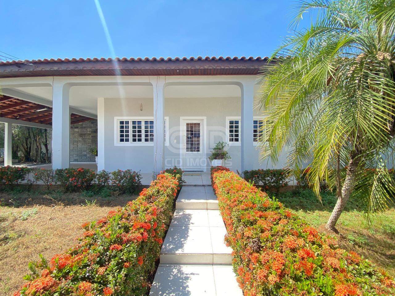 Casa à venda com 3 quartos, 300m² - Foto 2