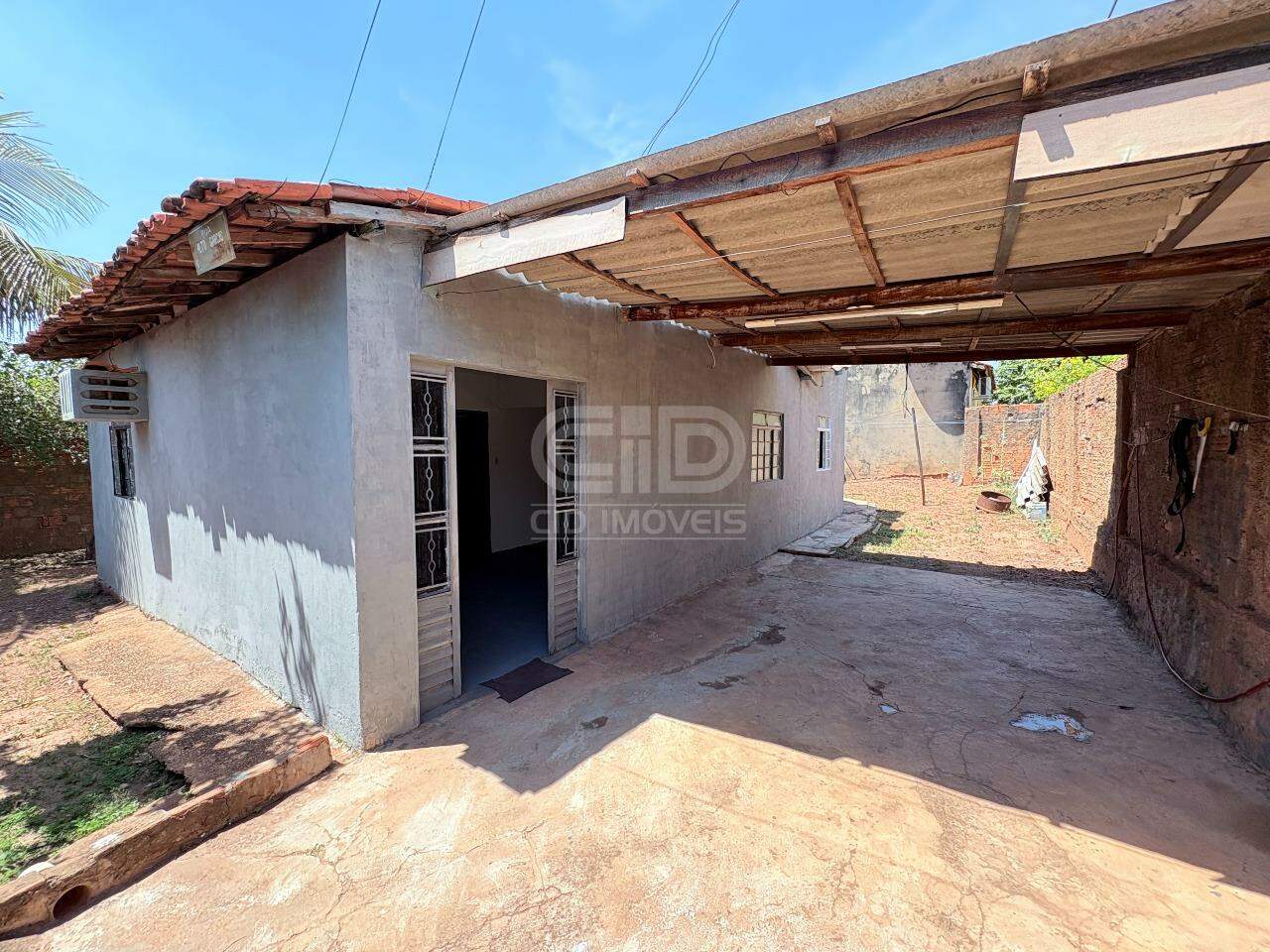Casa à venda com 2 quartos, 150m² - Foto 2