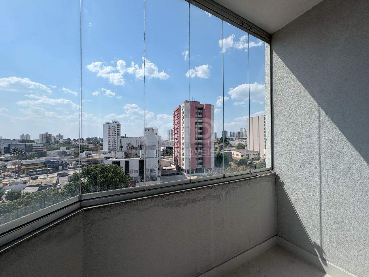 Apartamento à venda com 2 quartos, 67m² - Foto 4