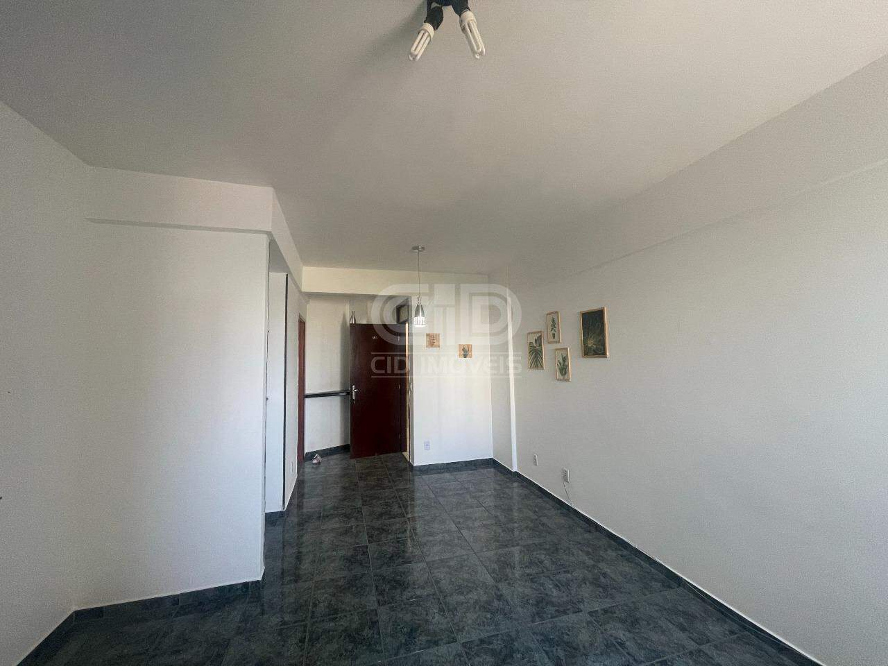 Apartamento à venda com 3 quartos, 95m² - Foto 2