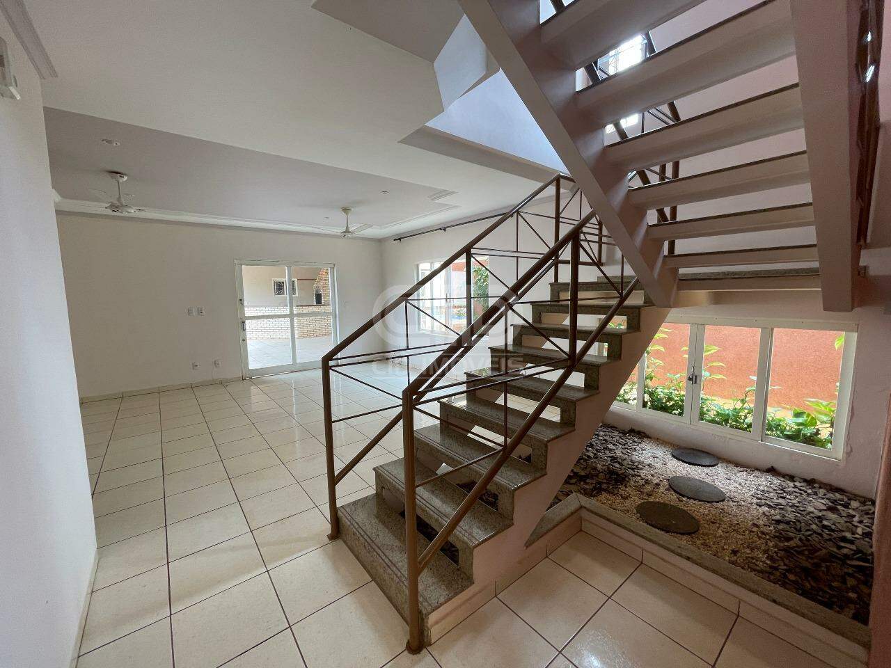 Sobrado para alugar com 3 quartos, 310m² - Foto 6