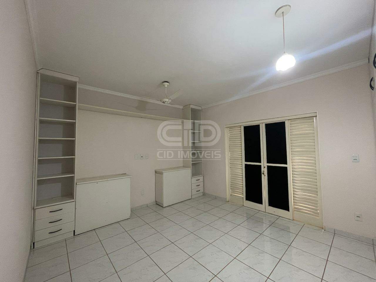 Sobrado para alugar com 3 quartos, 310m² - Foto 11