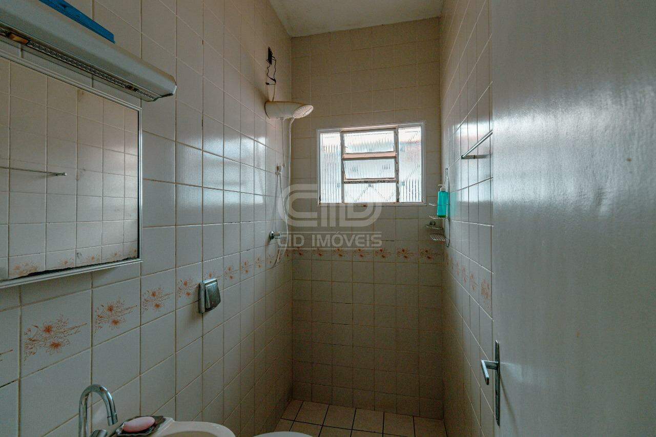 Casa à venda com 5 quartos, 240m² - Foto 4