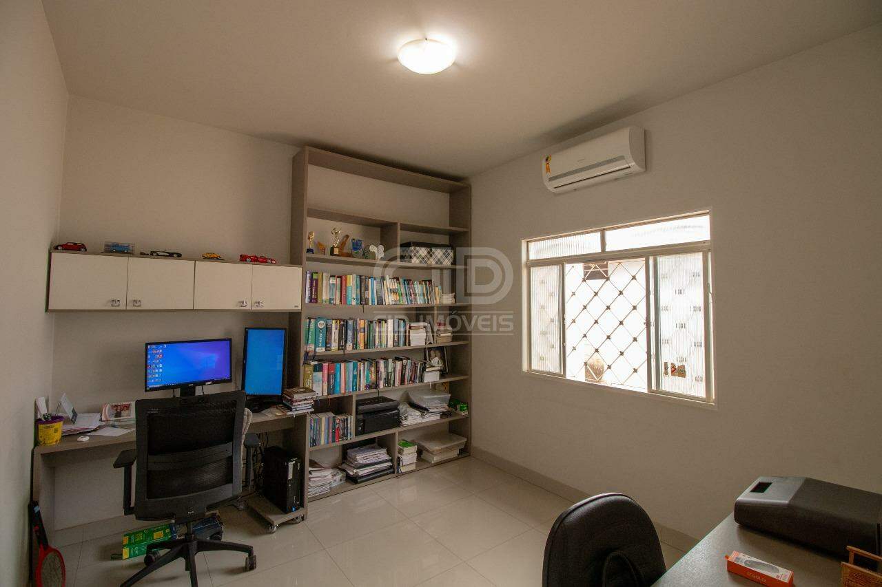 Casa à venda com 5 quartos, 240m² - Foto 5