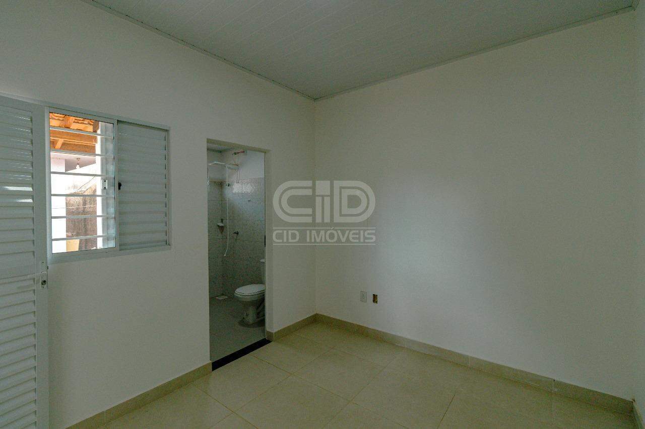 Casa à venda com 5 quartos, 240m² - Foto 14