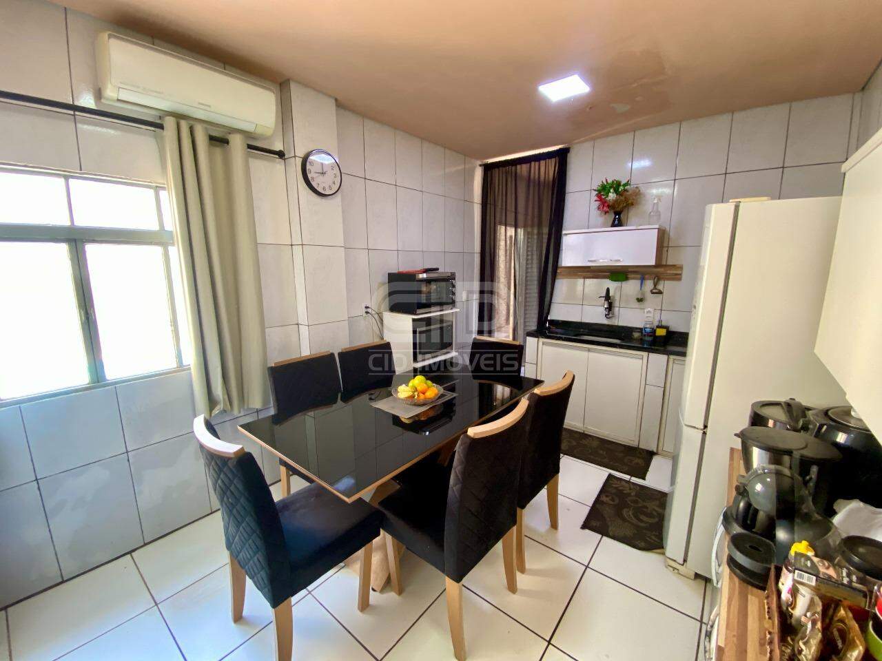 Casa à venda com 3 quartos, 165m² - Foto 4