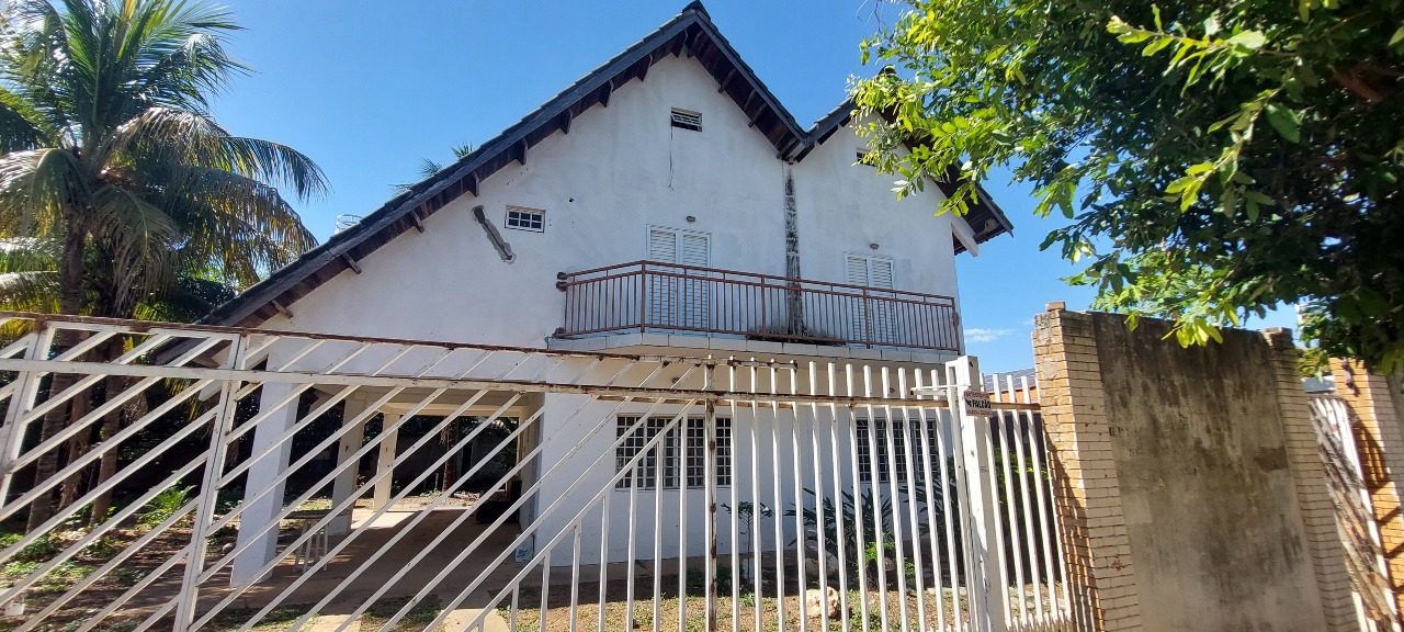 Casa, 4 quartos, 236 m² - Foto 1