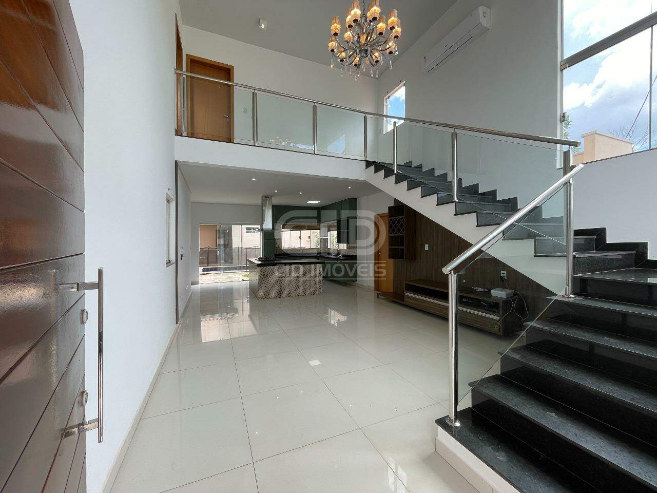 Sobrado, 3 quartos, 246 m² - Foto 1