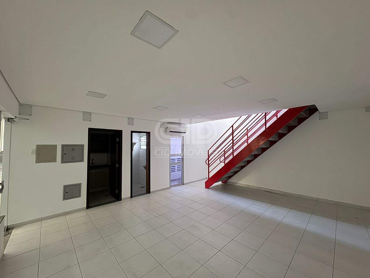Sala Comercial com 59m² na Av. Fernando Correa
