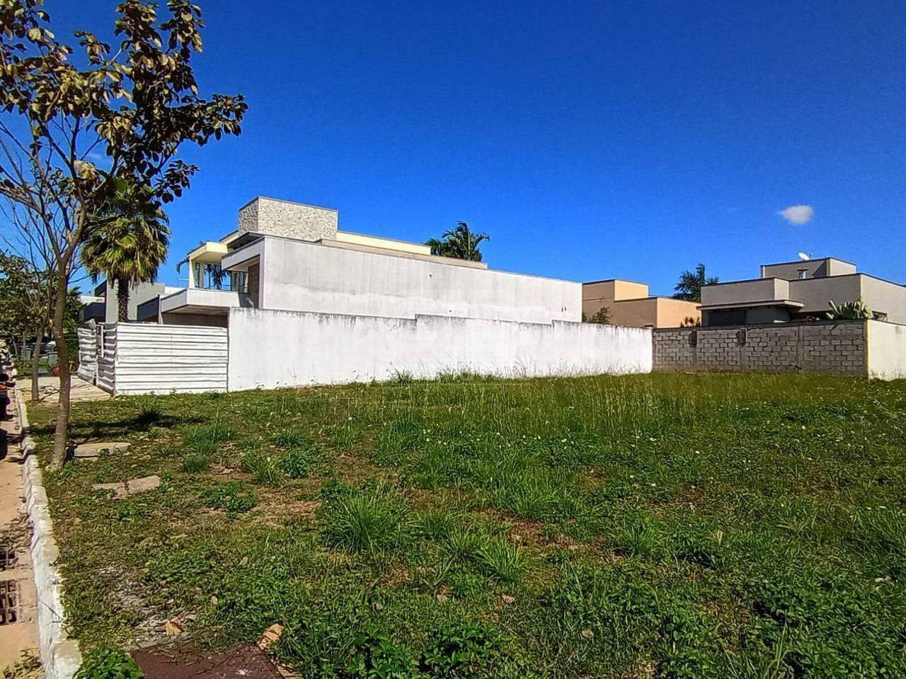 Terreno com 250,00 m² no Condomínio Primor das Torres