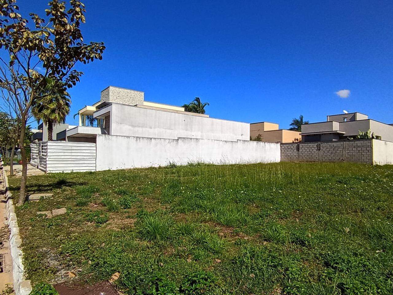 Terreno com 250,00 m² no Condomínio Primor das Torres