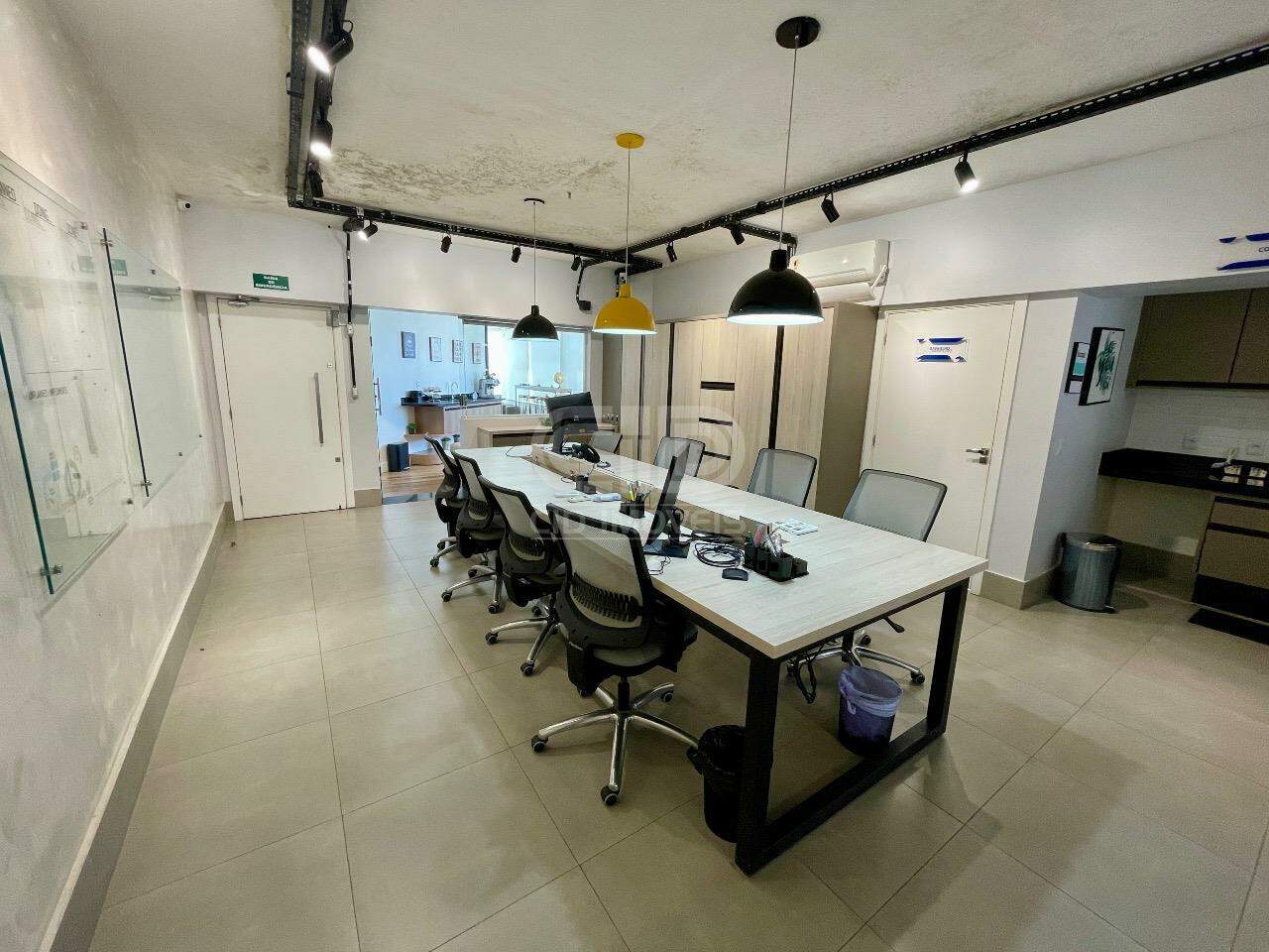 Sala Comercial à venda no Goiabeira: 