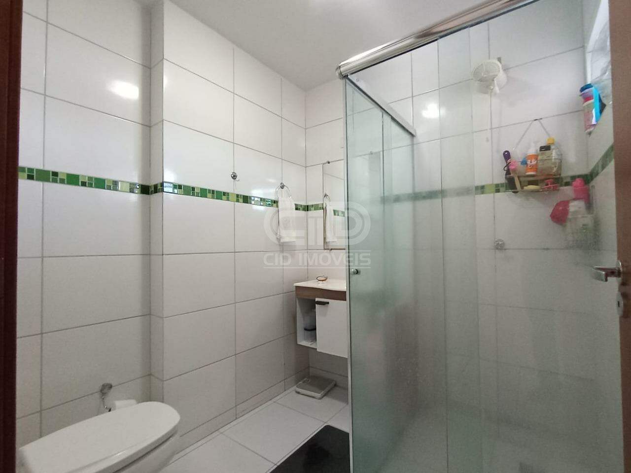 Apartamento à venda no Araés: 
