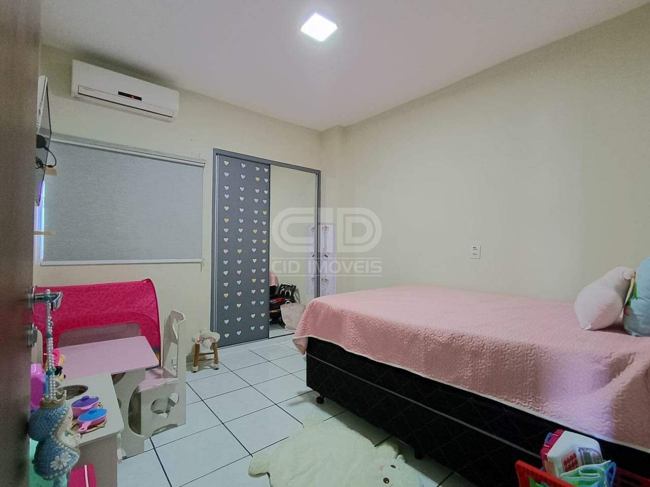 Apartamento à venda no Araés: 