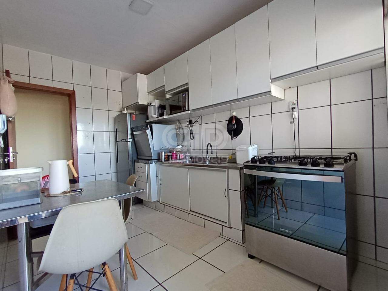 Apartamento à venda no Araés: 